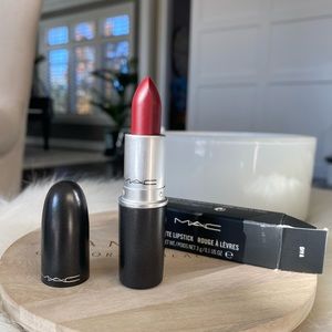 MAC Diva matte lipstick